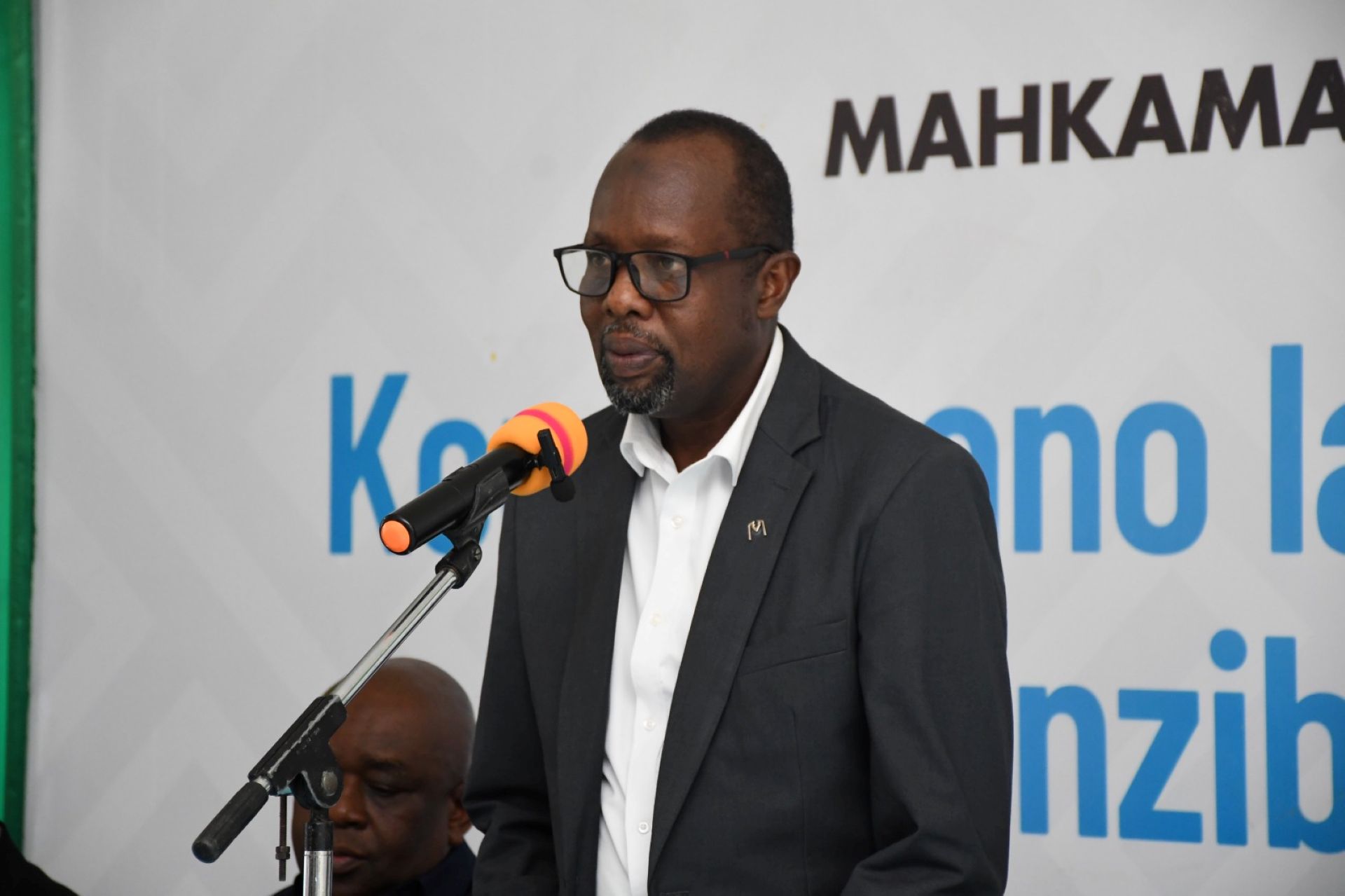 DC  MJAJA ASHAJIHISHA MATUMIZI YA TEHAMA KWA WANANCHI